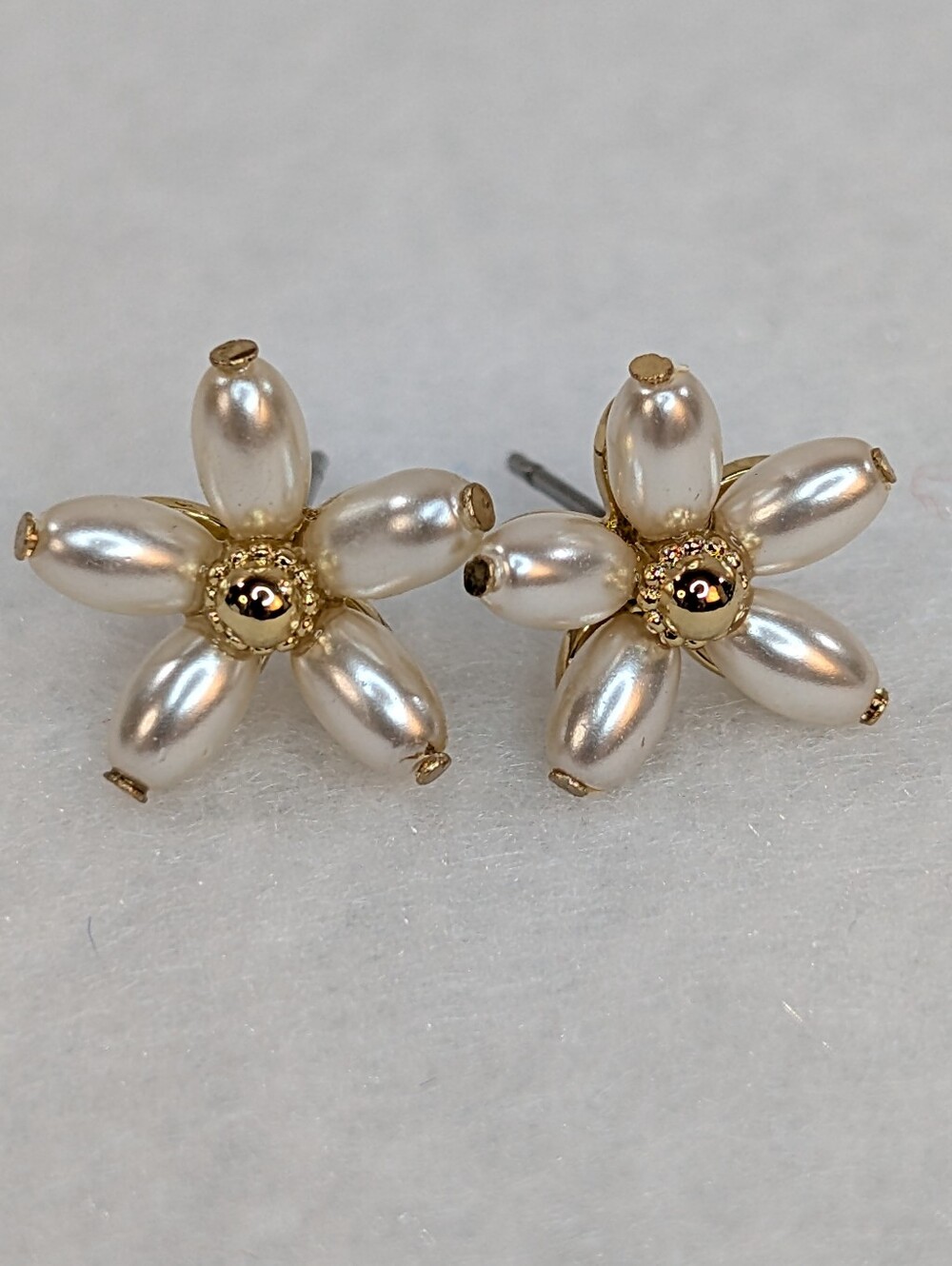 Kate Spade Flower Earrings With Gold Tone And Faux Pearl - Picture 2 of 6